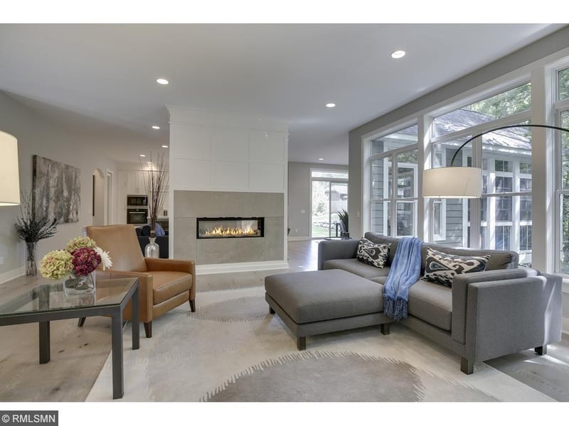 748 Willow Ln, Mendota Heights, MN 55118
