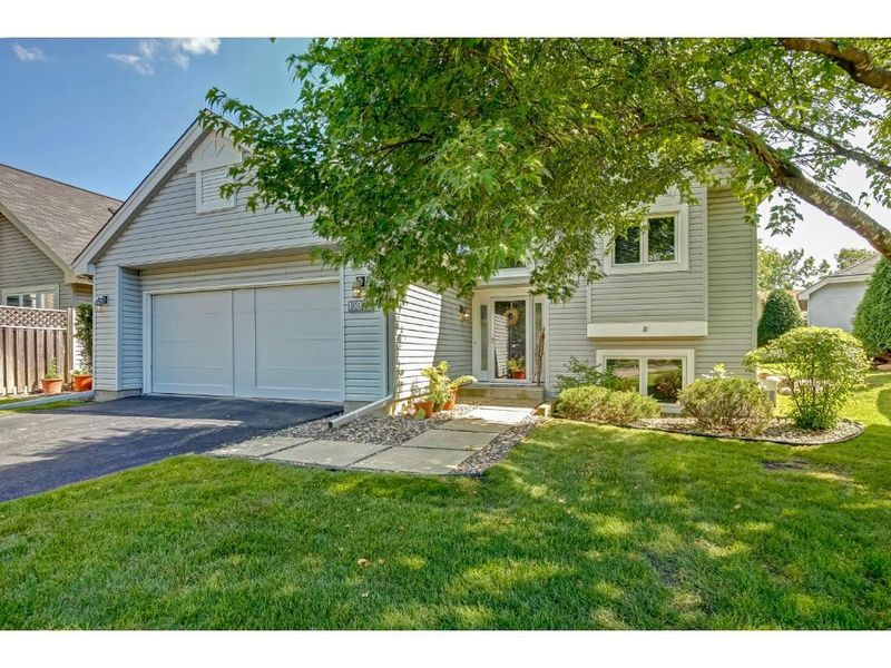 15805 16th Ave N, Plymouth, MN 55447