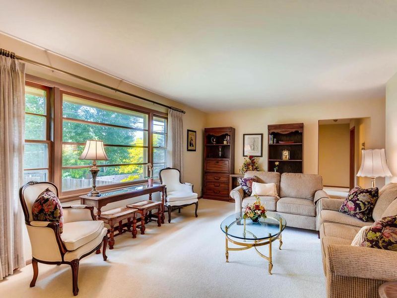 15801 N Lund Rd, Eden Prairie, MN 55346