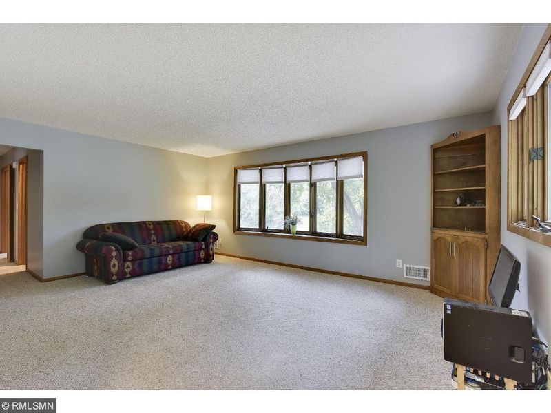 5424 Rowland Rd, Minnetonka, MN 55343