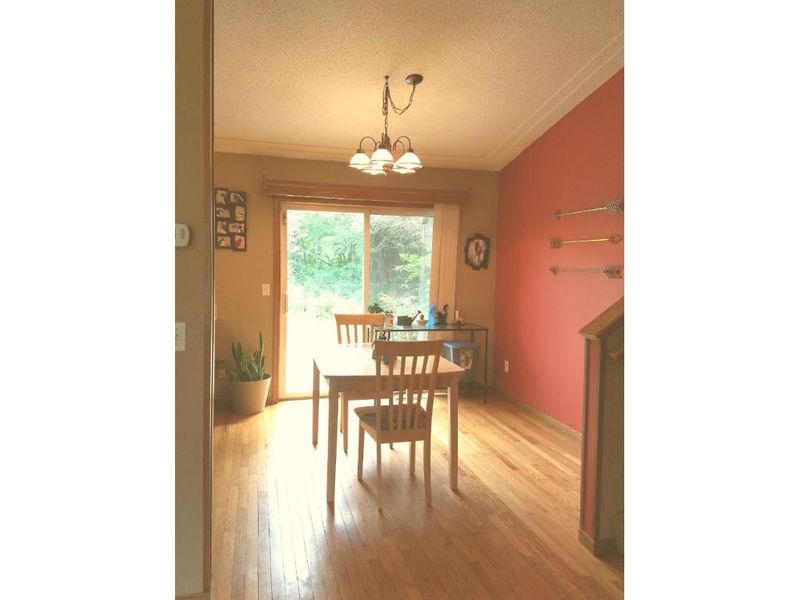10755 Matthew Dr, Chisago City, MN 55013