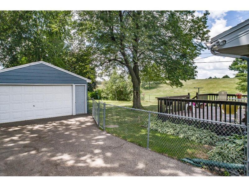 2184 Howard Ct, Saint Paul, MN 55119