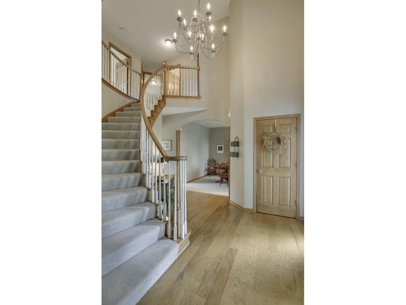 14205 Freeport Trl, Apple Valley, MN 55124