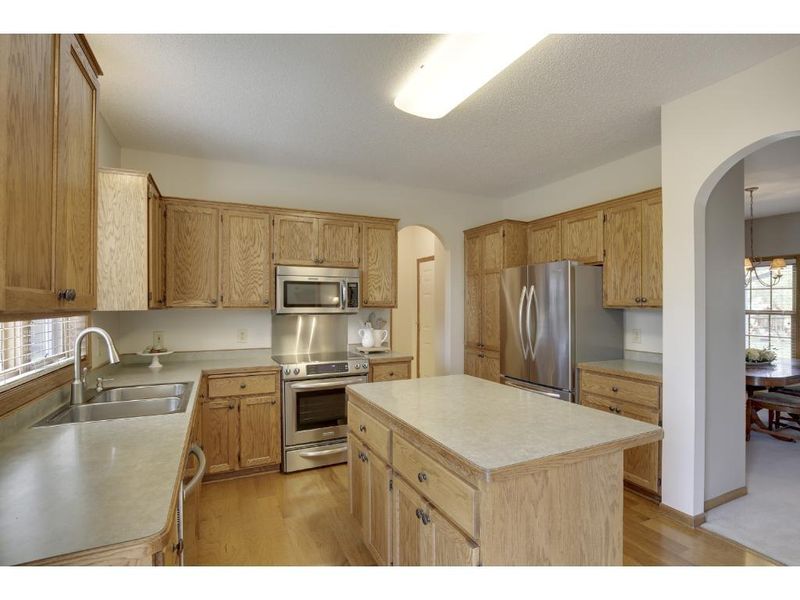 14205 Freeport Trl, Apple Valley, MN 55124