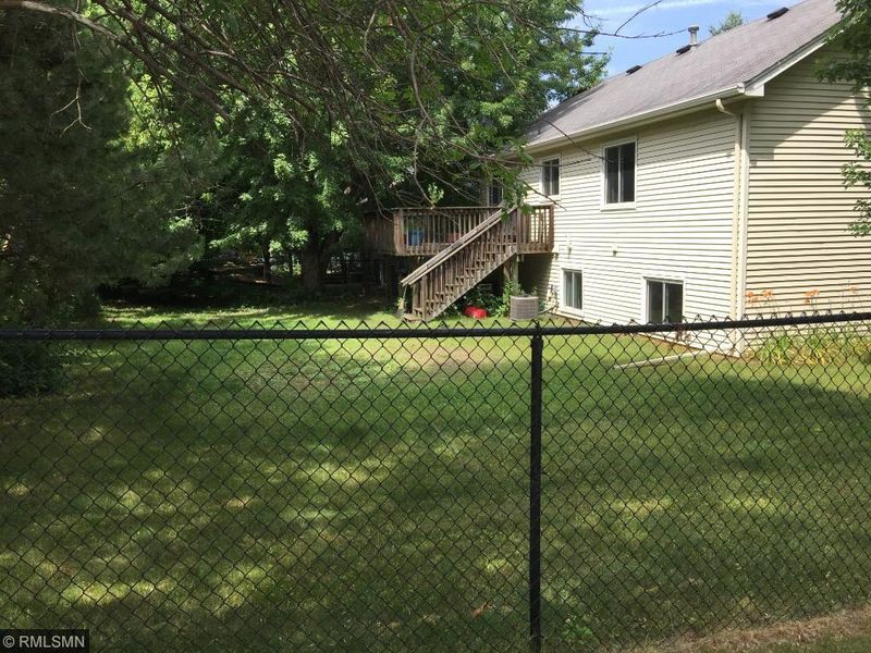 1830 Windjammer Dr, Woodbury, MN 55125