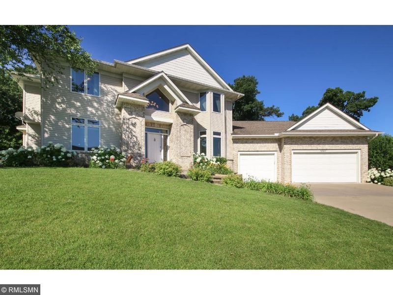 1421 Wilson Ct, South Saint Paul, MN 55075