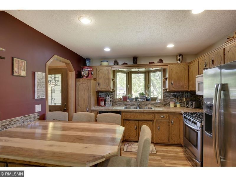 12117 Winnetka Ave N, Champlin, MN 55316