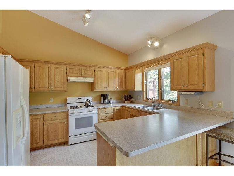 20921 Naples St NE, Cedar, MN 55011