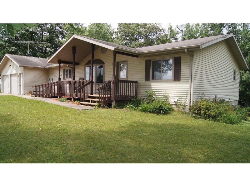W8636 Pepin Hill Rd, Pepin, WI 54759