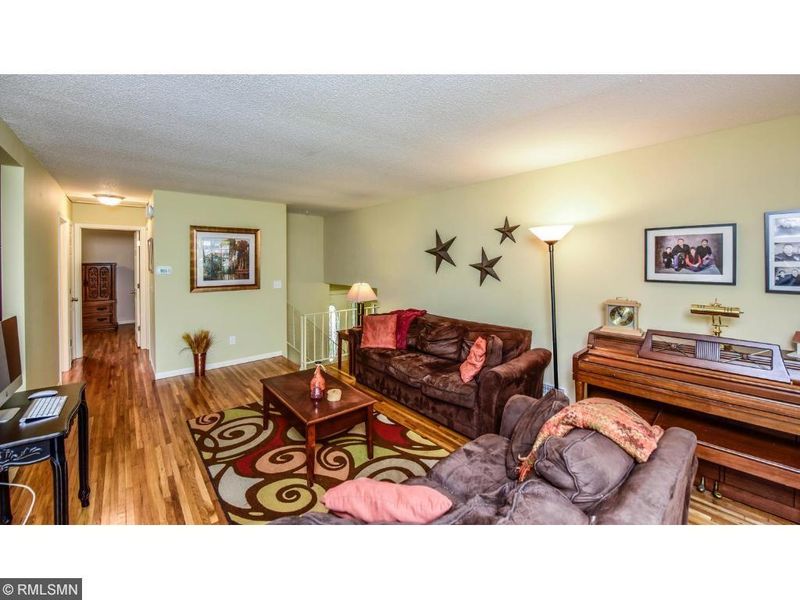 10327 Thrush St NW, Coon Rapids, MN 55433