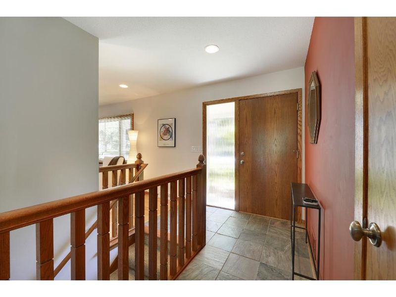10516 Nesbitt Ave S, Bloomington, MN 55437