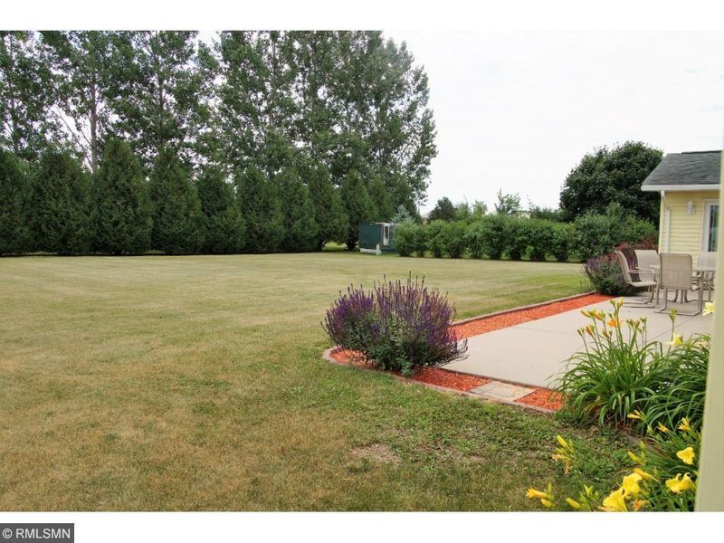 355 Douglas Dr, Eden Valley, MN 55329