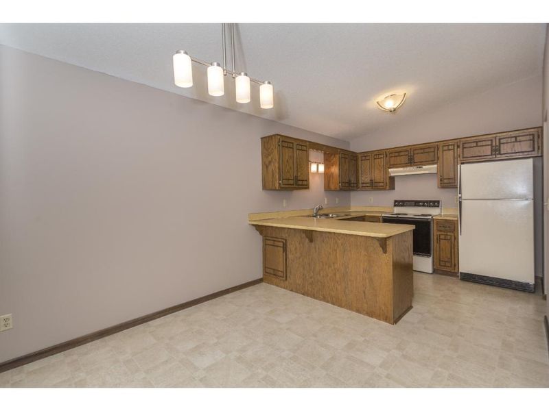 4289 Bridgewood Ter, Vadnais Heights, MN 55127