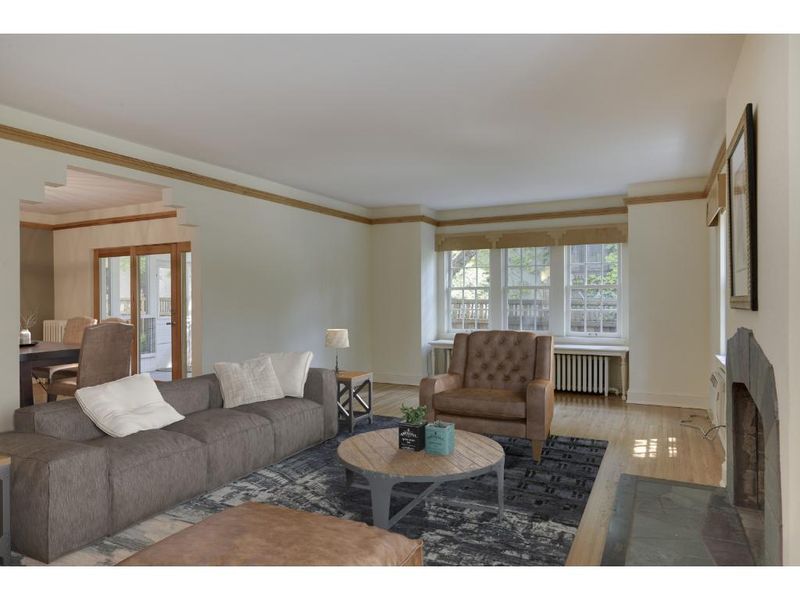 2424 W 22nd St, Minneapolis, MN 55405