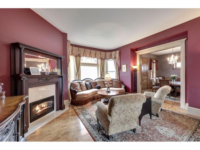 105 N Elm St, Chaska, MN 55318