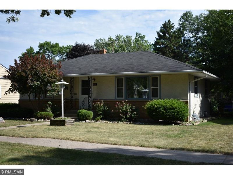 518 Iowa Ave E, Saint Paul, MN 55130