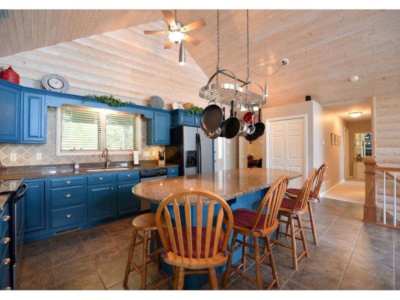 5814 Camp Lake Dr, Brainerd, MN 56401