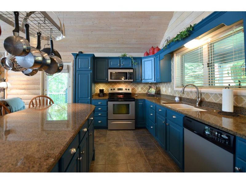 5814 Camp Lake Dr, Brainerd, MN 56401