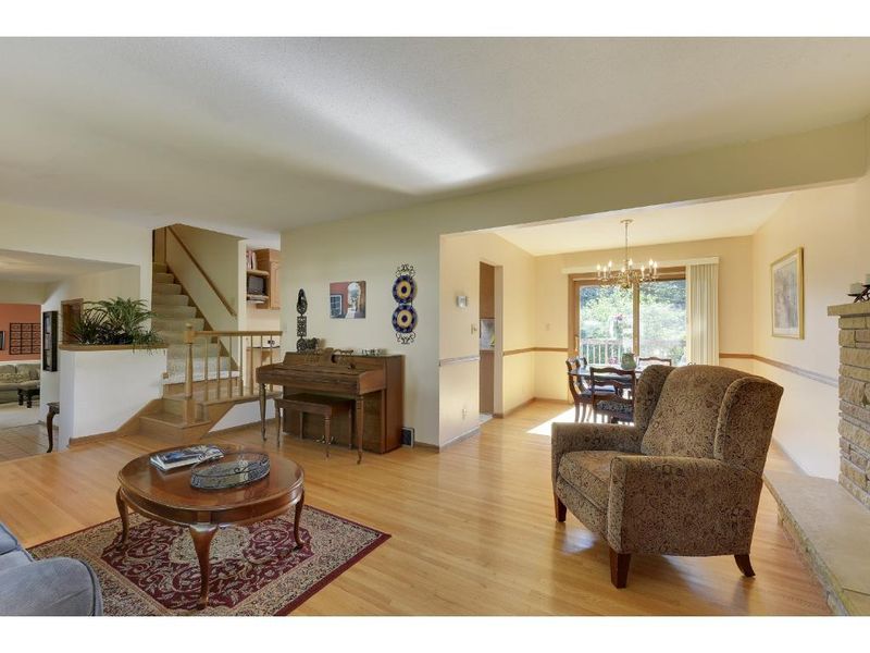 10034 Irwin Cir, Bloomington, MN 55437