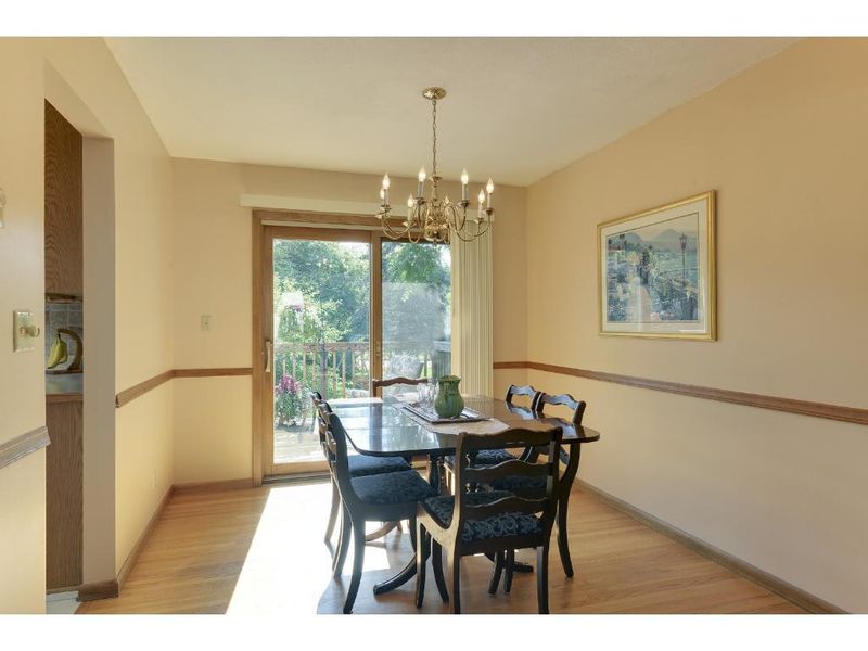 10034 Irwin Cir, Bloomington, MN 55437