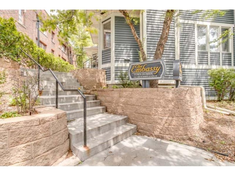 824 Summit Ave, Minneapolis, MN 55403