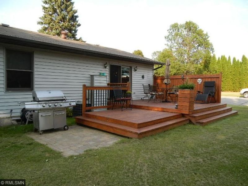504 NE 9th St, Grand Rapids, MN 55744