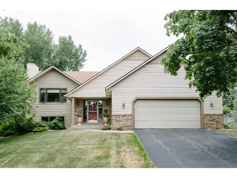 8612 Jenner Ln S, Cottage Grove, MN 55016