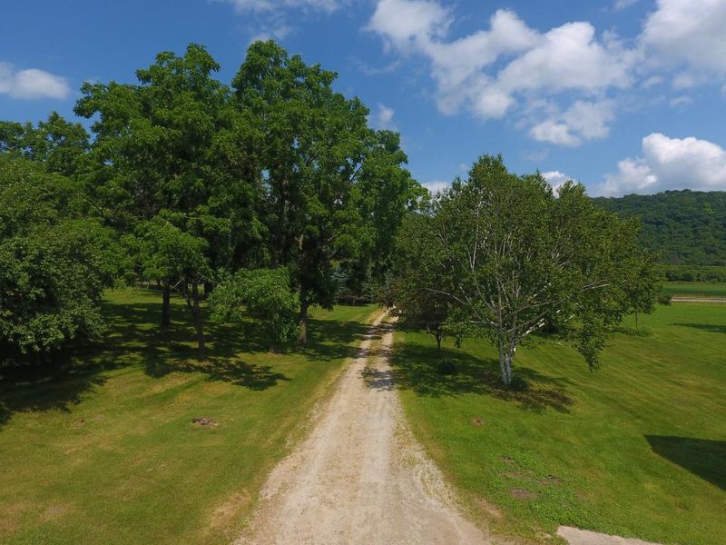 12314 County 4, Houston, MN 55943