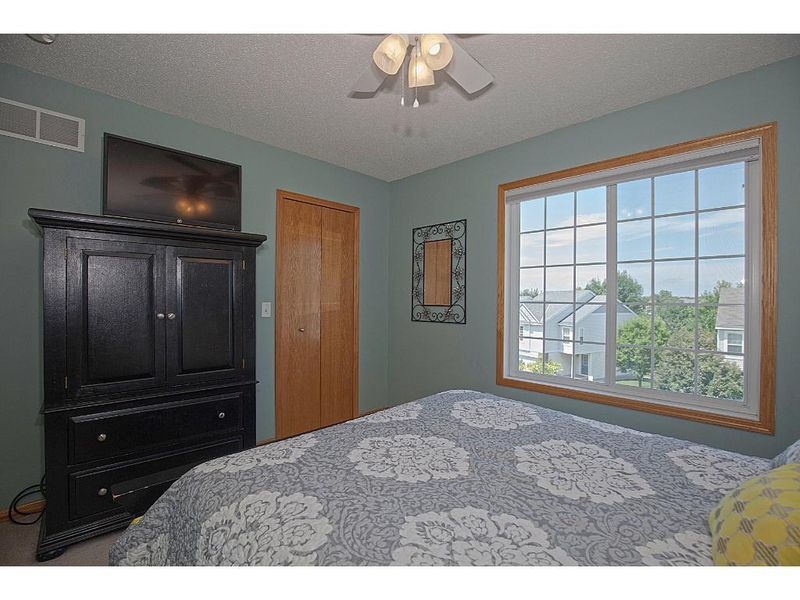 16407 Timber Crest Dr SE, Prior Lake, MN 55372