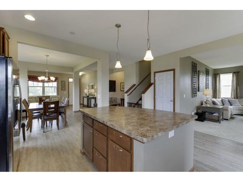 3581 Mulberry Dr, Woodbury, MN 55129
