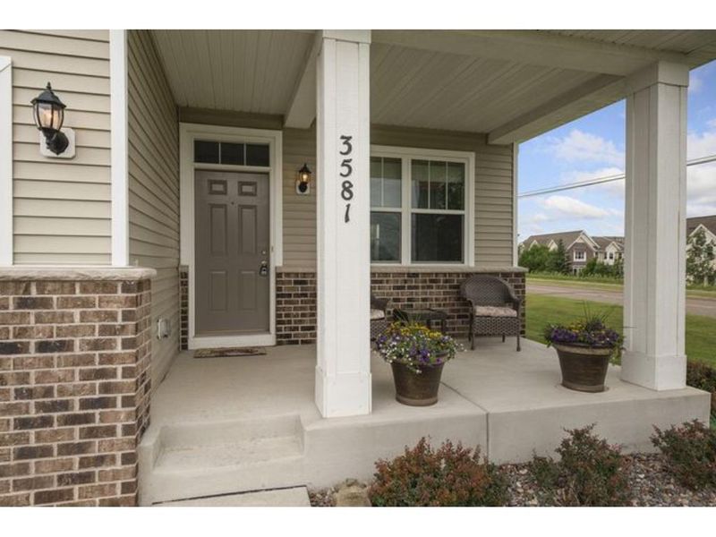 3581 Mulberry Dr, Woodbury, MN 55129