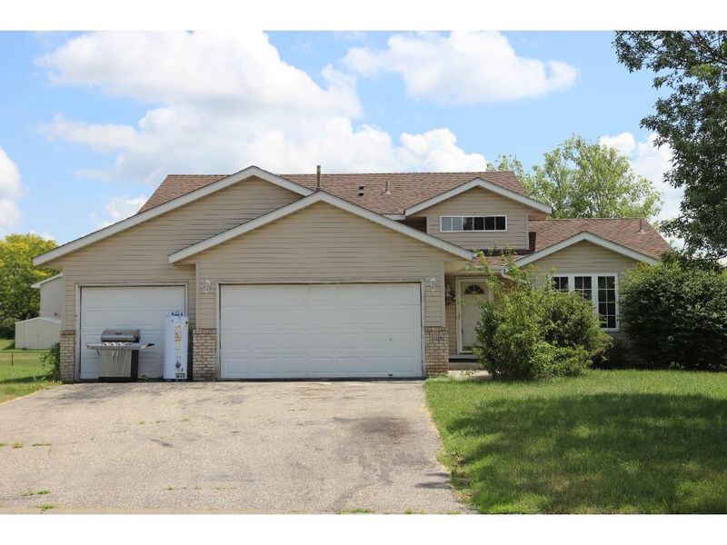 9106 Kentucky Ave N, Brooklyn Park, MN 55445