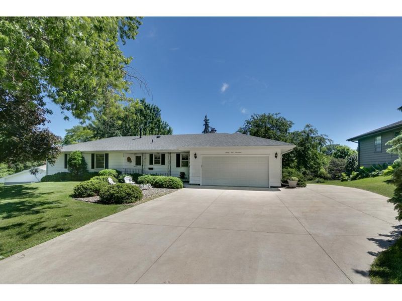 9117 Utica Ave S, Bloomington, MN 55437