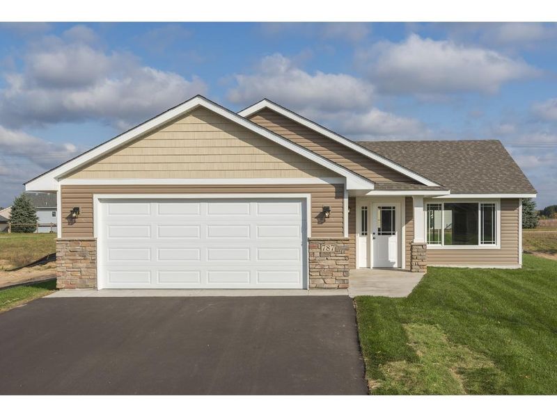 1220 18th Ave SE, Cambridge, MN 55008