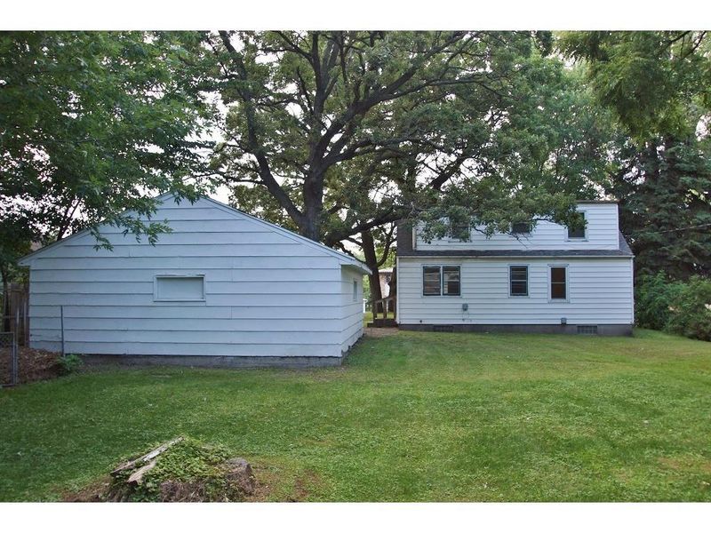 2084 Hillview Rd, New Brighton, MN 55112