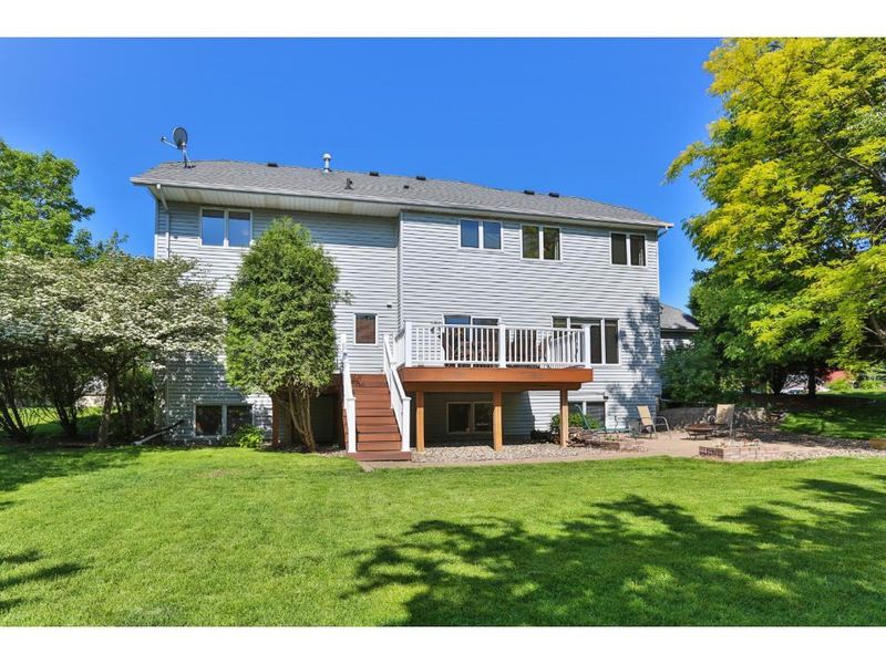 7851 Dover Cv, Eden Prairie, MN 55347