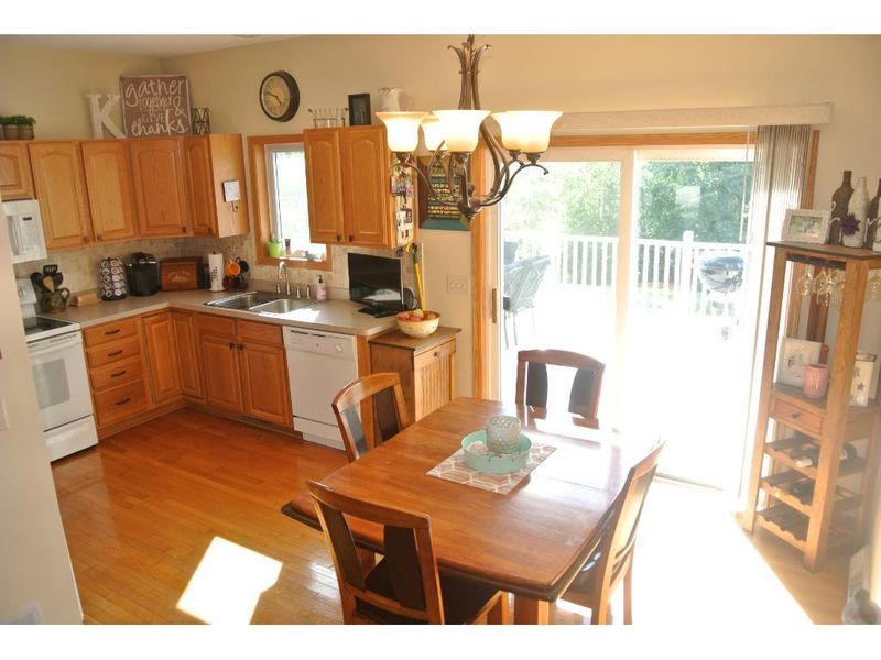 1190 W Shore Dr SW, Hutchinson, MN 55350