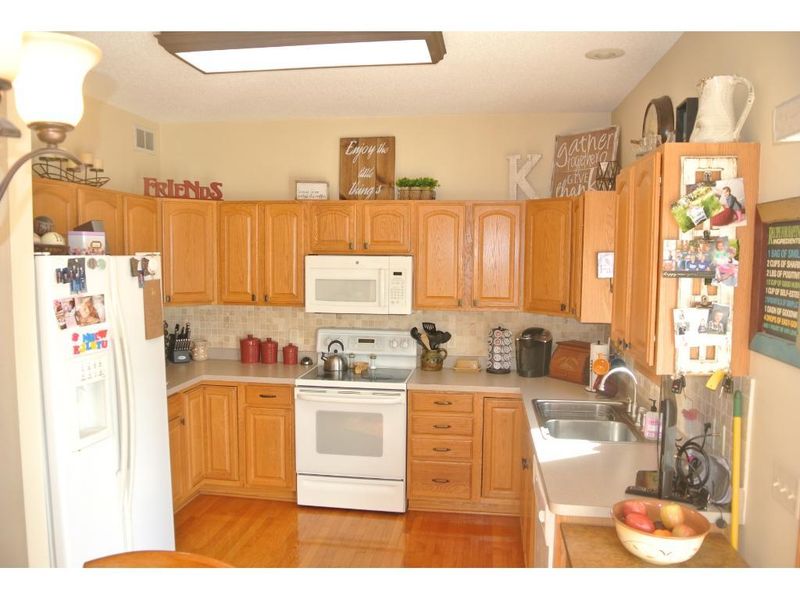 1190 W Shore Dr SW, Hutchinson, MN 55350
