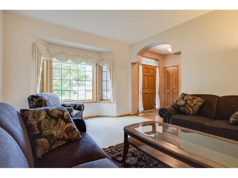 4812 Weston Hills Dr, Eagan, MN 55123