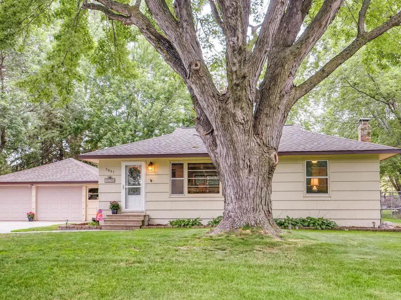 5887 Saint Albans St N, Shoreview, MN 55126
