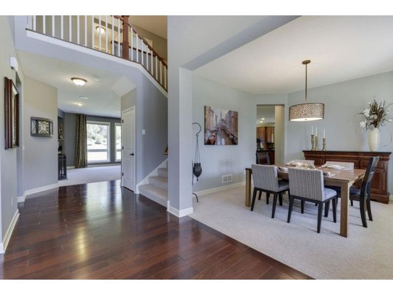 10655 Maple Blvd, Woodbury, MN 55129