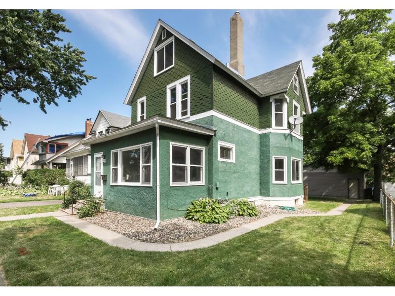 1359 Thomas Ave, Saint Paul, MN 55104