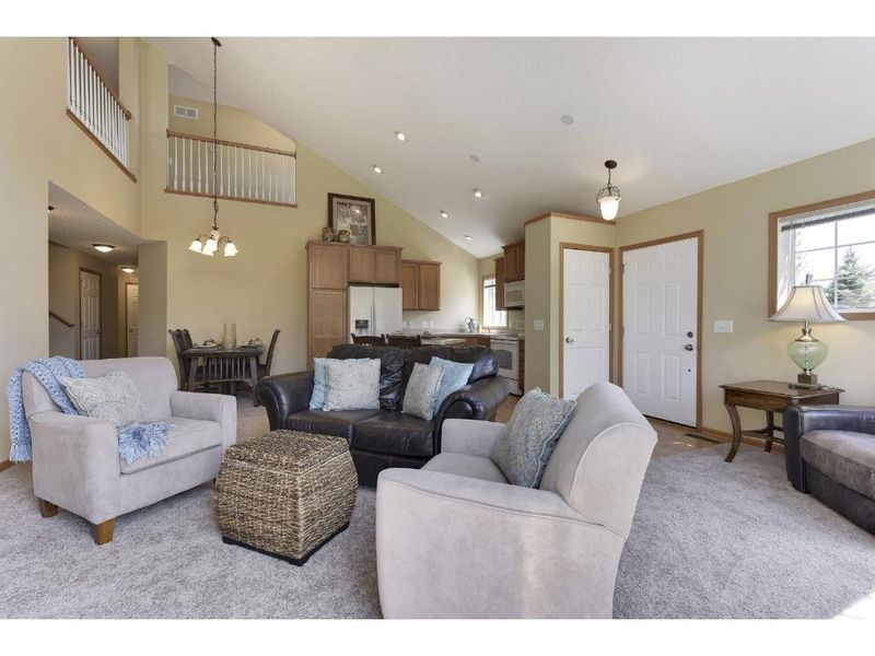 9154 Fox Ct, Victoria, MN 55386