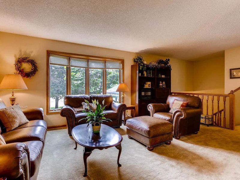 844 Aspen Cir, Little Canada, MN 55109