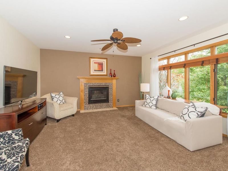 9869 Windsor Ter, Eden Prairie, MN 55347