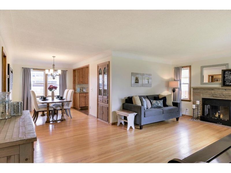 3731 Regent Ave N, Robbinsdale, MN 55422