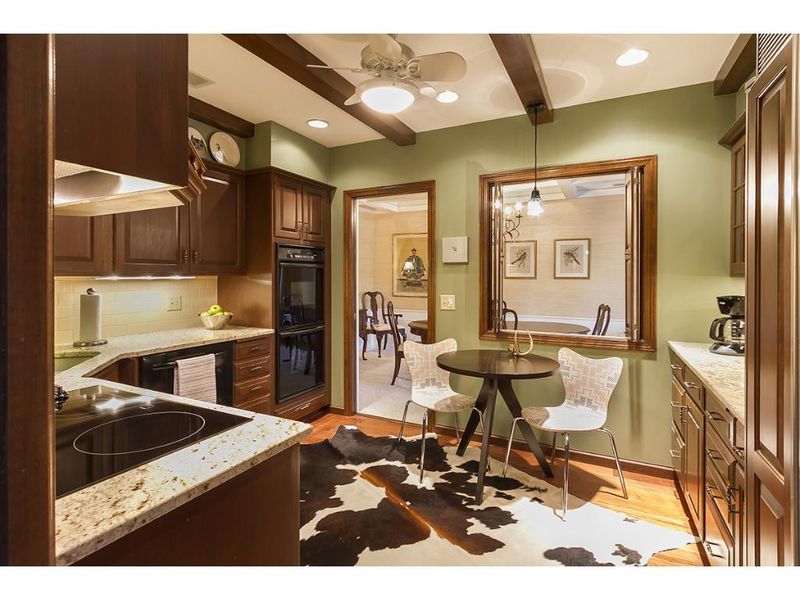 6105 Eden Prairie Rd #A32, Edina, MN 55436