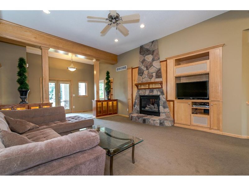 14230 46th Pl N, Plymouth, MN 55446