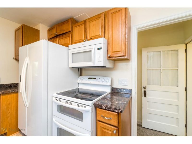 6591 Duck Lake Rd, Eden Prairie, MN 55346