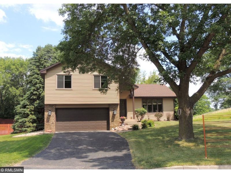 8257 Pennsylvania Rd, Bloomington, MN 55438